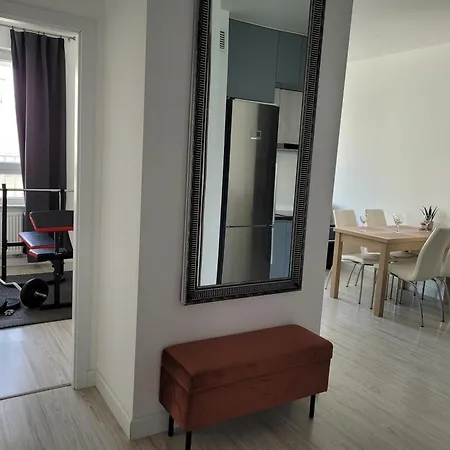 公寓 Cozy With Gym, Free Parking, Ursus 华沙